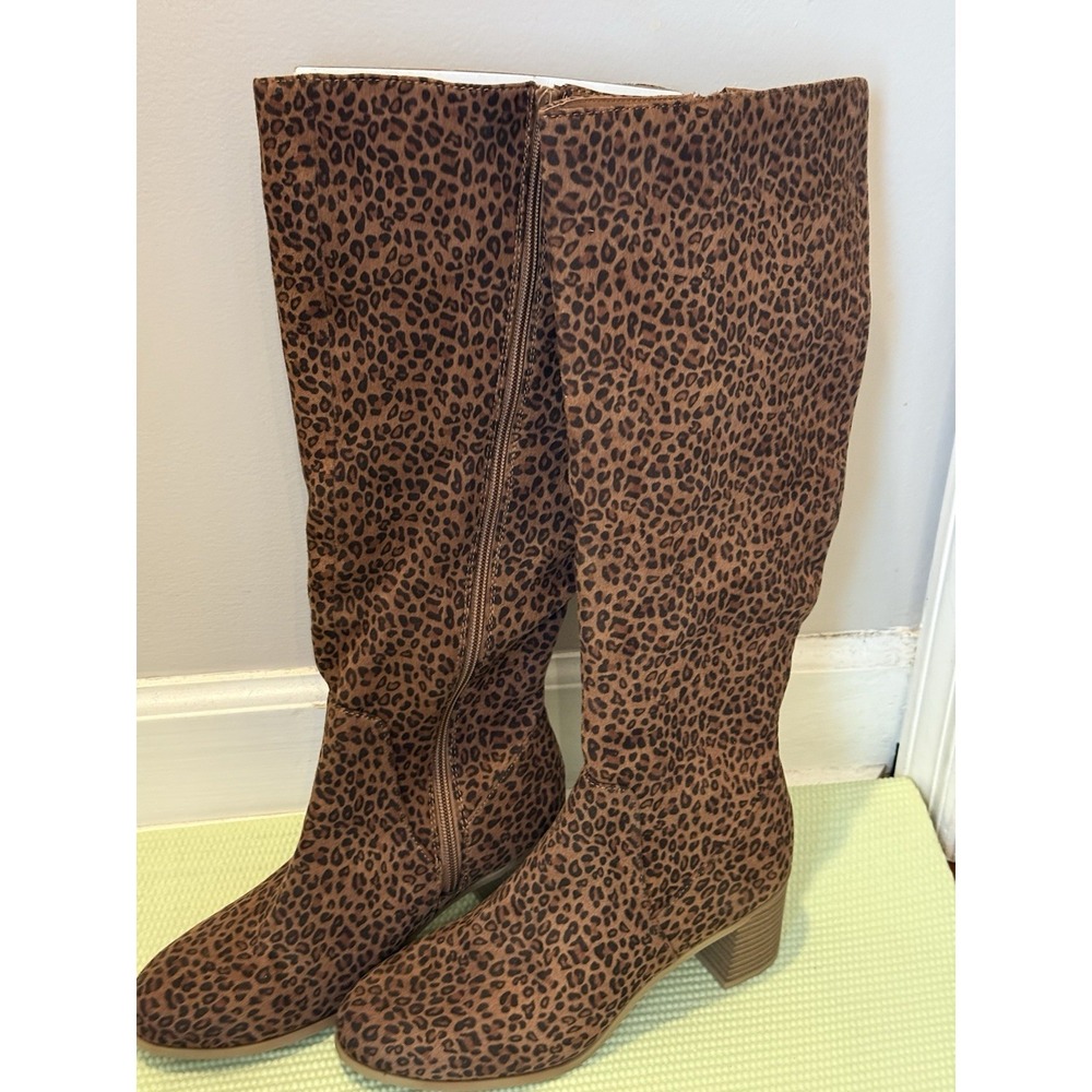 Tall brown Leopard Zip Up Boots Size 6.5 Universal Threads Fall Winter Classic